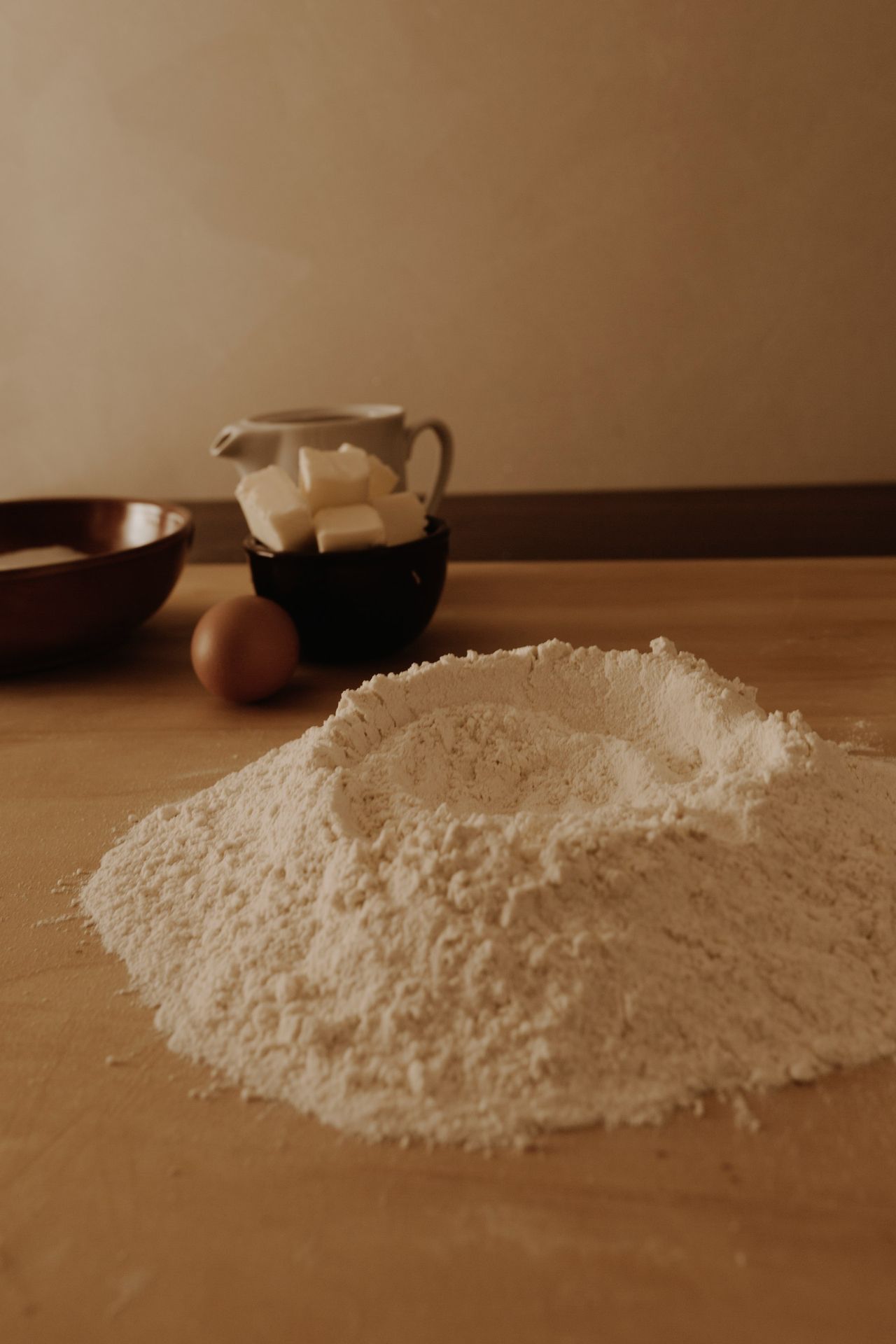 white powder on black ceramic bowl